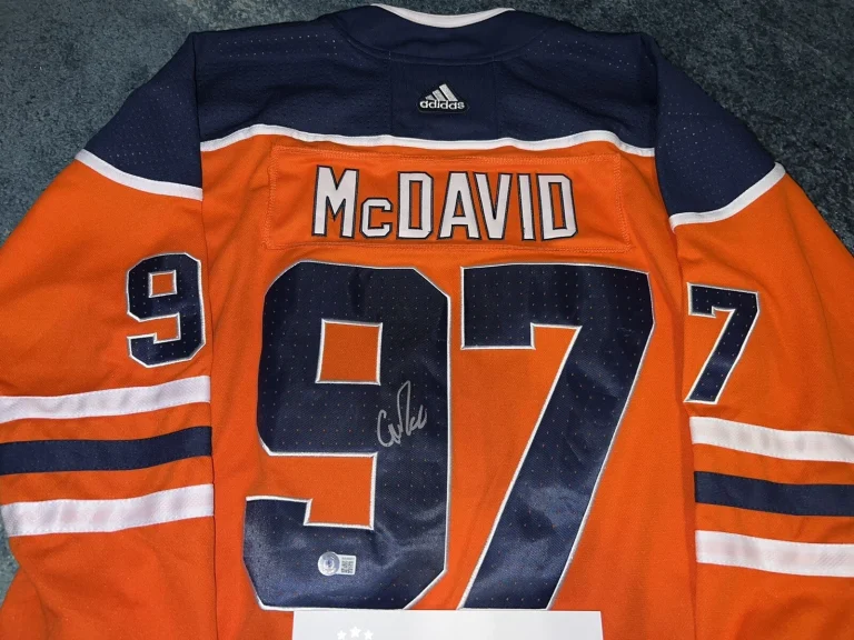 Connor McDavid Signed Edmonton Oilers Jersey 2015 #1 Pick Superstar Beckett