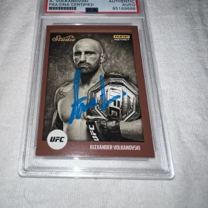 Alexander Volkanovski Signed 2022 Panini Instant Studio UFC Trading Card PSA