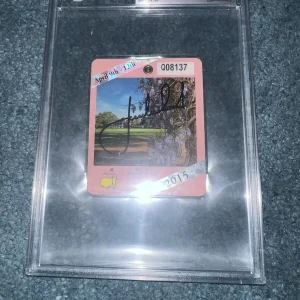 Jordan Spieth Signed Official 2015 Masters Badge Champion Auto Grade 10 Beckett