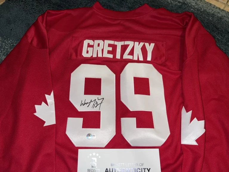 Wayne Gretzky Signed Team Canada Jersey Edmonton Oilers Legend Beckett