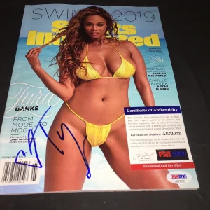 Tyra Banks Signed SI Sports Illustrated Swimsuit Edition Full Mag PSA/DNA #5