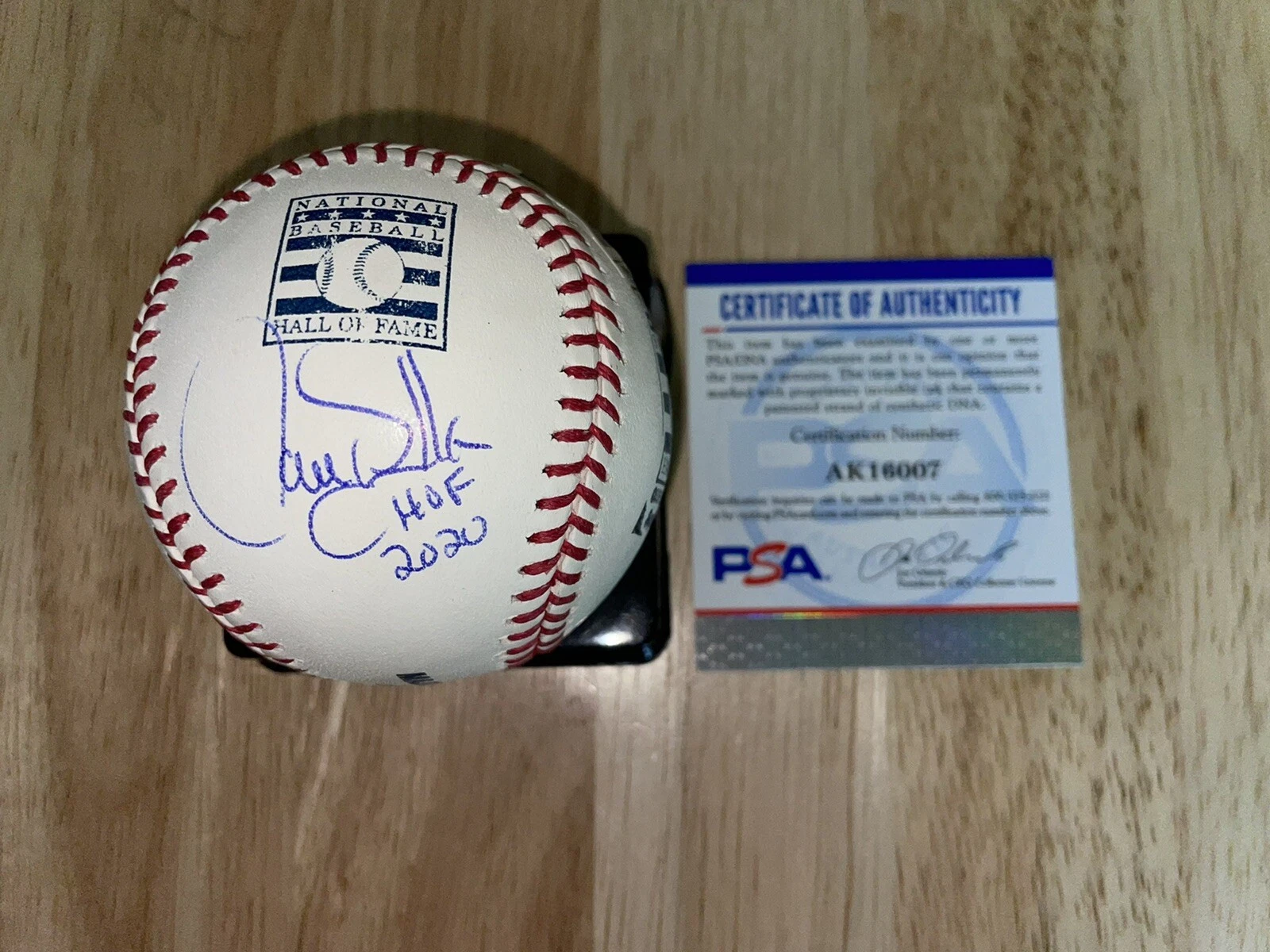 Larry Walker Signed Official Hall Of Fame Baseball Rockies Cancelled ...