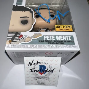 Pete Wentz Signed Official Pete Wentz Funko Pop Fall Out Boy Hot Topic Beckett