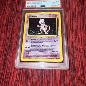Pokémon 1999 Mewtwo Holo #10 PSA NM 8