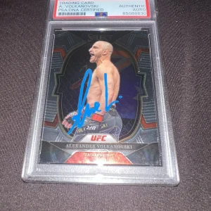 Alexander Volkanovski Signed 2023 Panini Select UFC Trading Card PSA/DNA