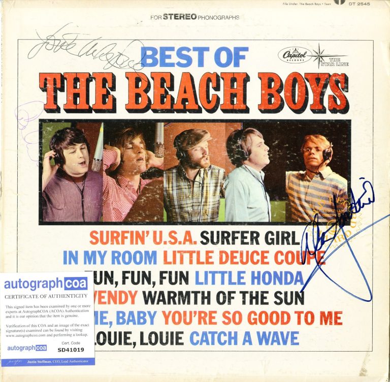 THE BEACH BOYS Best Of SIGNED RECORD Carl Wilson, Al Jardine, Mike Love