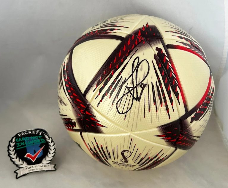 Julian Alvarez Signed Soccer Ball Argentina 2022 World Cup Beckett BAS COA