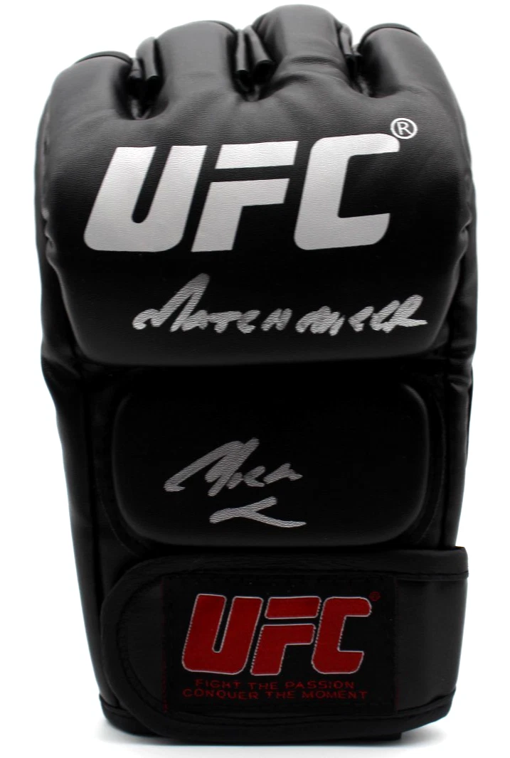Mick Maynard Signed UFC Training Glove MMA w/Beckett COA BAS BV10348