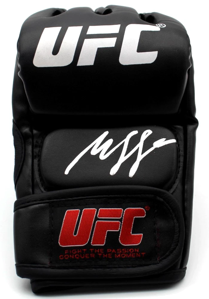 Khamzat Chimaev Signed UFC Training Glove MMA w/Beckett COA BAS BT56320