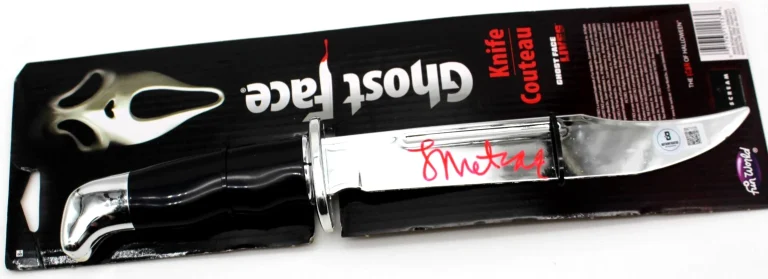 Laurie Metcalf Signed Scream Ghost Toy Prop Knife w/Beckett COA BN71125 PROOF