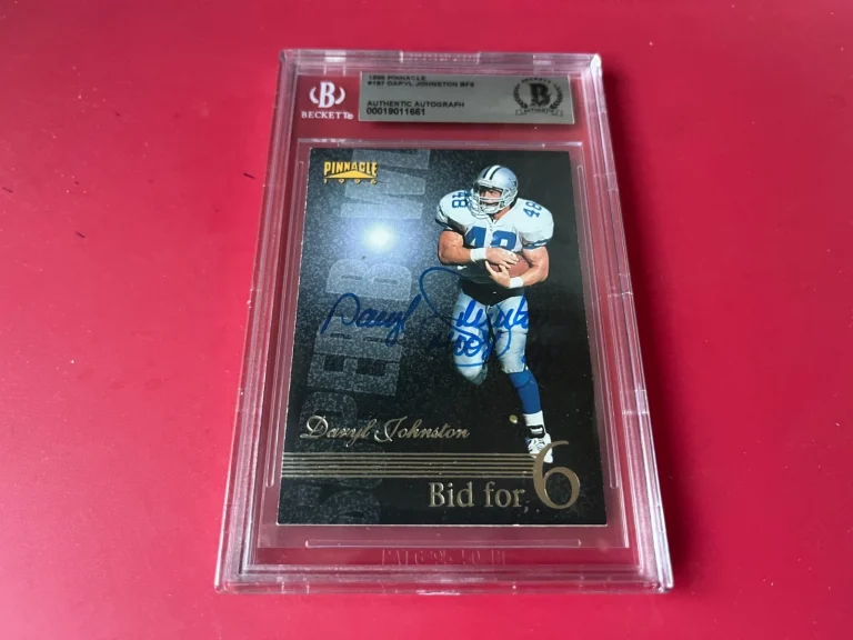 Daryl Johnston Cowboys 1996 Pinnacle Card Signed Auto Beckett BAS Slabbed