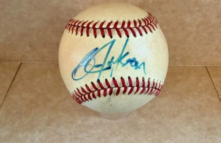 BO JACKSON KANSAS CITY ROYALS VINTAGE SIGNED A.L. BASEBALL BECKETT AUTH