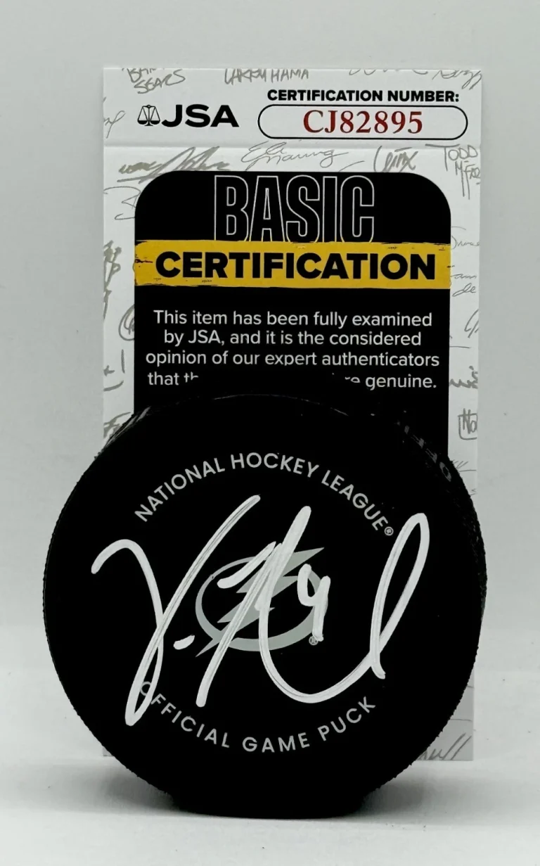 Vincent Lecavalier signed Tampa Bay Lightning Official Game Puck autographed JSA