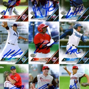 VICTOR ROBLES SIGNED 2016 TOPPS PRO DEBUT PROSPECT ROOKIE CARD AUTO