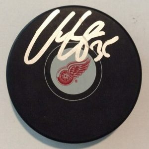 VILLE HUSSO SIGNED DETROIT RED WINGS HOCKEY PUCK W/ CASE COA