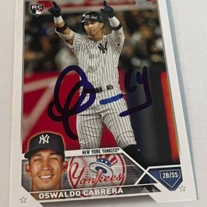 OSWALDO CABRERA SIGNED 2023 TOPPS BASEBALL CARD AUTO