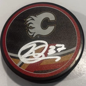 YAN KUZNETSOV SIGNED CALGARY FLAMES HOCKEY PUCK W/ CASE COA