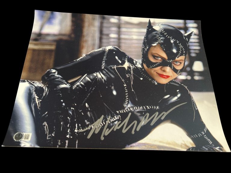 MICHELLE PFEIFFER SIGNED AUTOGRAPH 11x14 BATMAN RETURNS CATWOMAN BECKETT BAS F