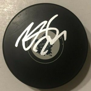 WAYNE SIMMONDS SIGNED TORONTO MAPLE LEAFS HOCKEY PUCK W/ CASE COA