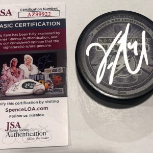 VINCENT LECAVALIER SIGNED TAMPA BAY LIGHTNING 2004 STANLEY CUP PUCK W/ CASE JSA