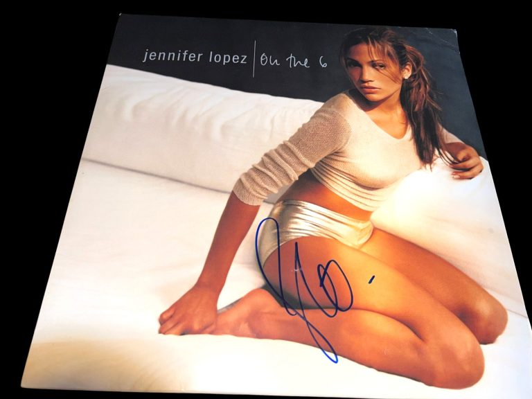 JENNIFER LOPEZ SIGNED AUTOGRAPH ALBUM VINYL ON THE 6 BECKETT BAS COA AUTO D COLLECTIBLE MEMORABILIA