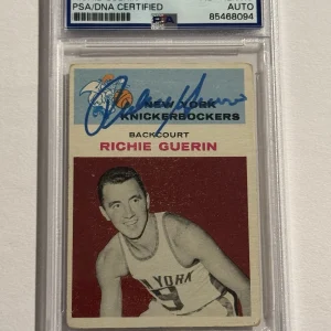 1961 FLEER BASKETBALL #17 RICHIE GUERIN SIGNED AUTO ROOKIE RC CARD PSA/DNA SLAB
