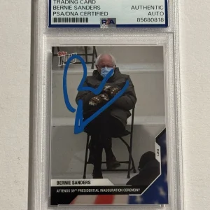 Bernie Sanders Signed Auto 2021 Topps Now #21 RC Rookie Mittens Card PSA