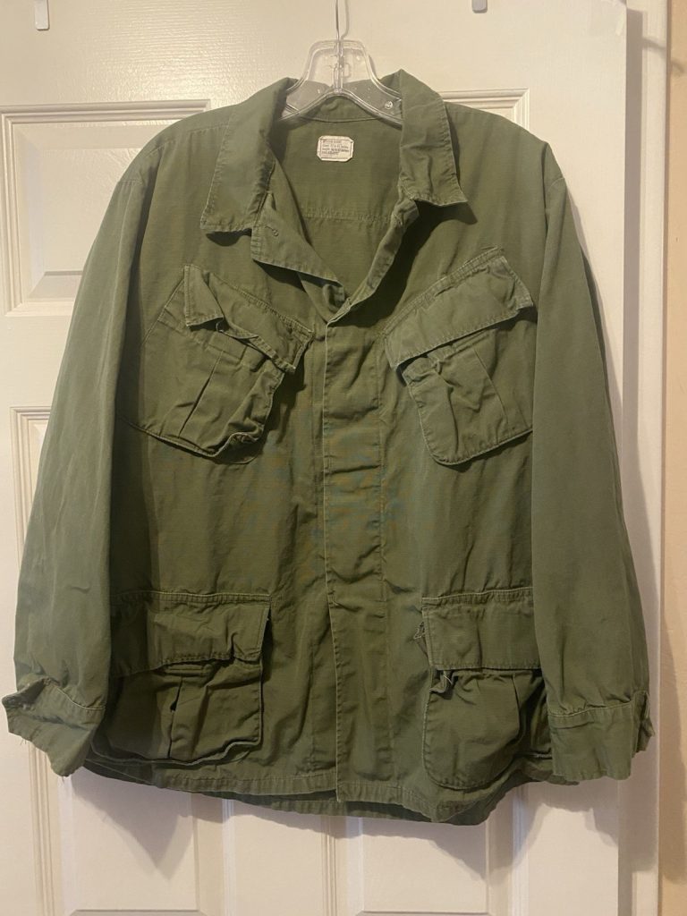 US Army Vietnam Era Jacket Shirt Mens M/S Green Button Up Military 8405-925-4707