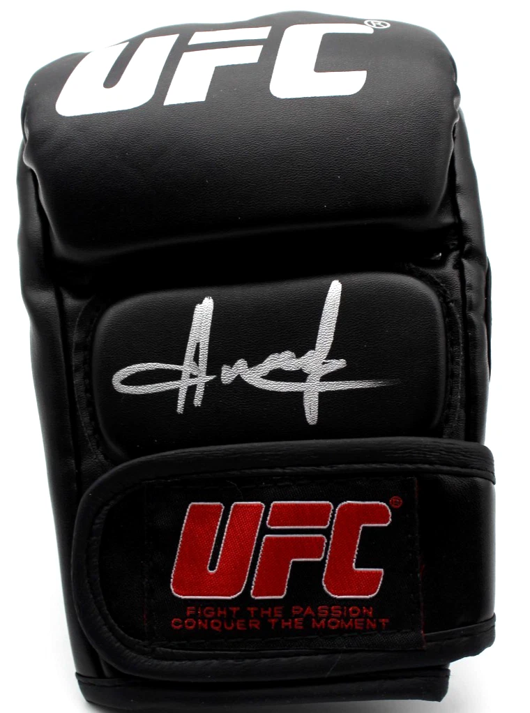 Alibi Idiris Signed UFC Training Glove MMA w/Beckett COA BAS BT56291