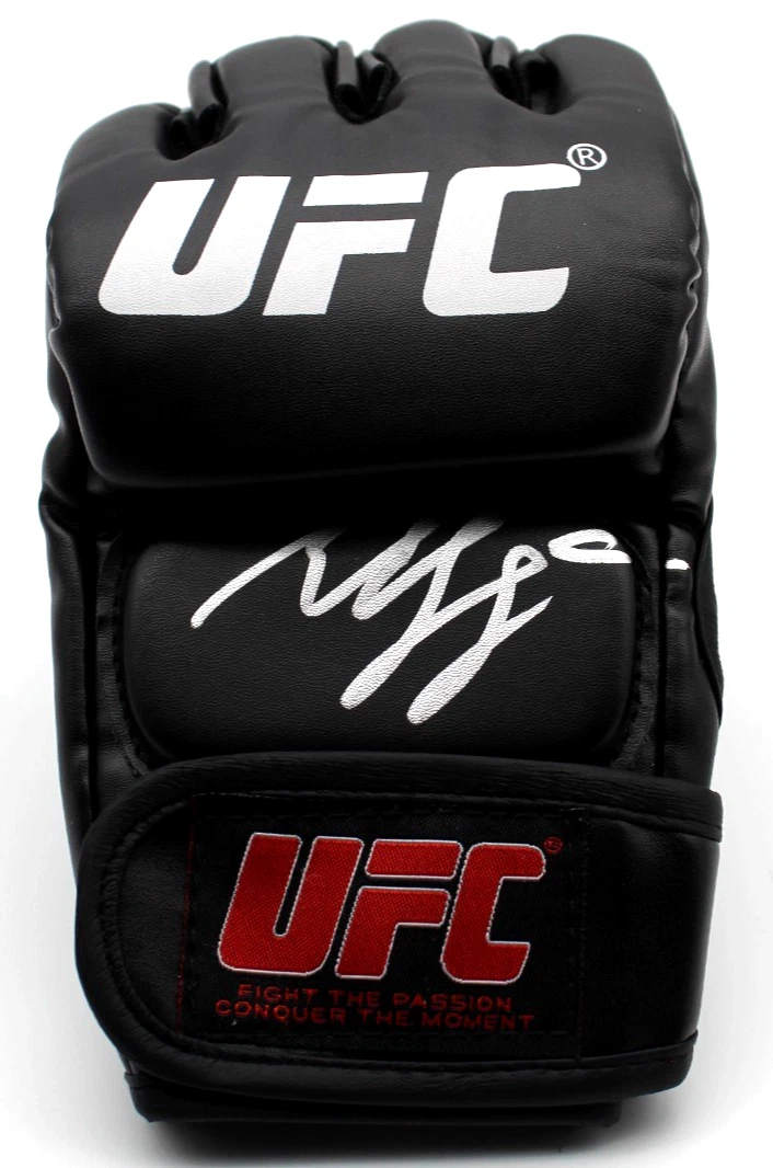 Khamzat Chimaev Signed UFC Training Glove MMA w/Beckett COA BAS BT56321