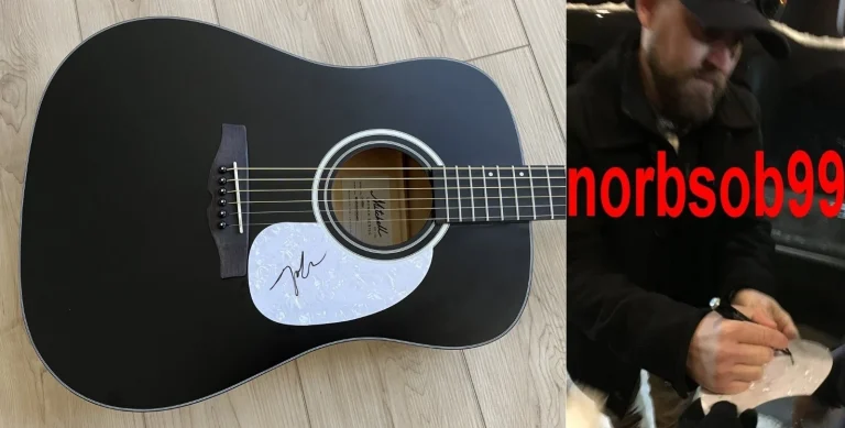 JUSTIN MOORE SIGNED AUTOGRAPH 41