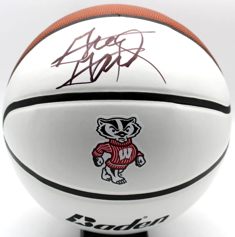 Greg Gard Signed Wisconsin Badgers Logo Basketball W/Beckett COA BV10289