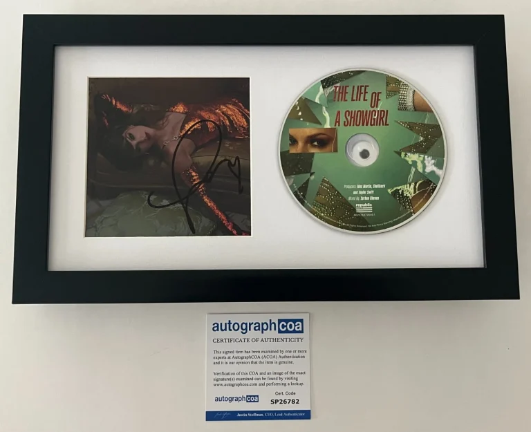 TAYLOR SWIFT SIGNED THE LIFE OF A SHOWGIRL FRAMED & MATTED CD C & AUTOGRAPH COA