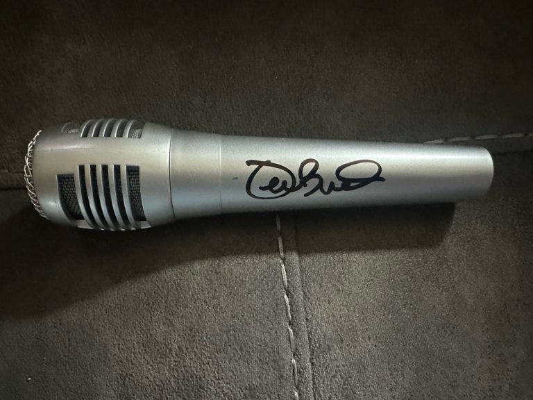 Announcer Joe Buck Hand Signed Mic Autographed Microphone