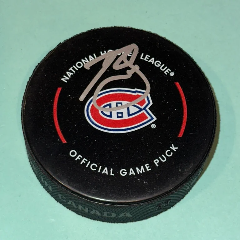 BRENDAN GALLAGHER Signed Montreal CANADIENS Official GAME Puck Beckett (BAS)