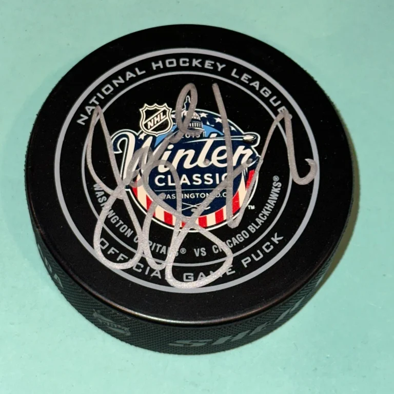 JOEL QUENNEVILLE Signed 2015 WINTER CLASSIC Official GAME Puck Beckett (BAS)