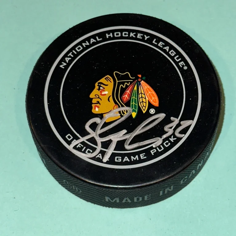 STEVE THOMAS Signed Chicago BLACKHAWKS Official GAME Puck Beckett (BAS)