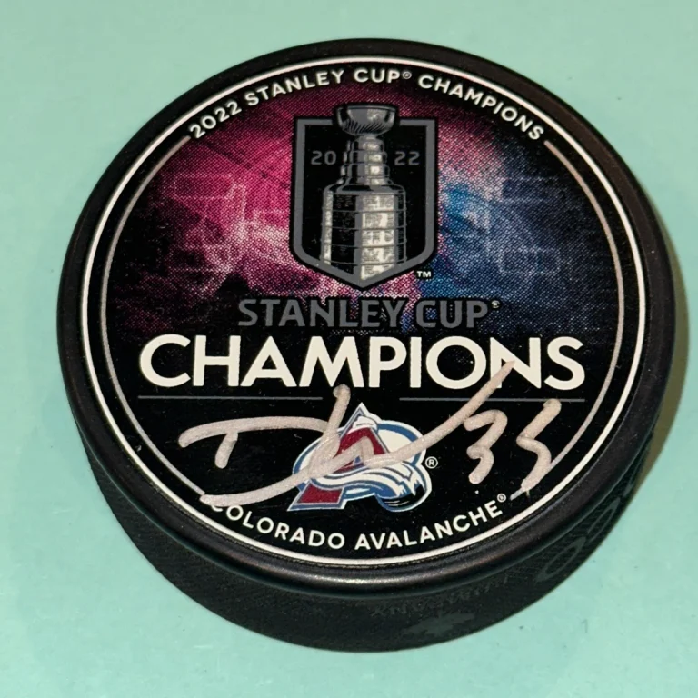 DARCY KUEMPER Signed 2022 STANLEY CUP CHAMPS Puck Beckett Auth BAS