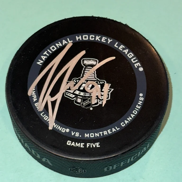 STEVEN STAMKOS Signed Lightning 2021 STANLEY CUP Official GAME Puck Beckett BAS