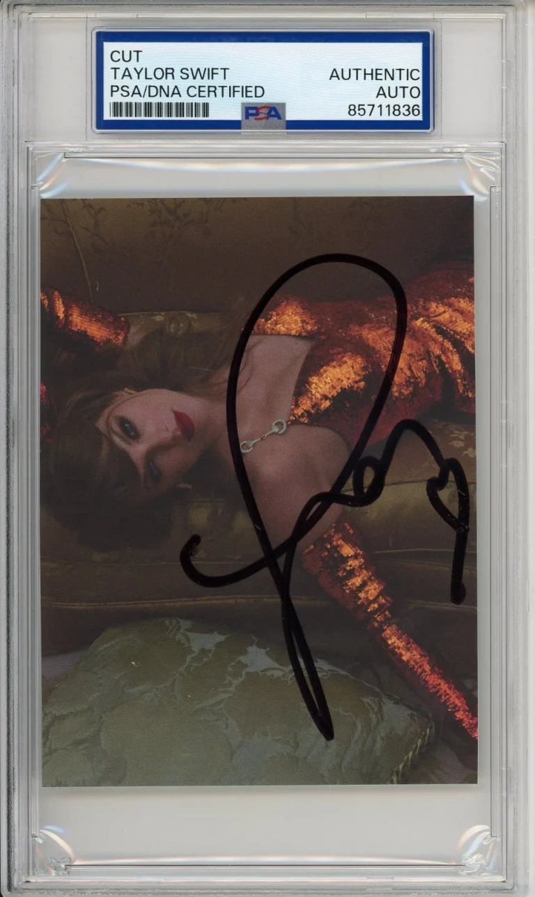 SIGNED TAYLOR SWIFT LIFE OF A SHOWGIRL CUTE DRESS PICTURE PSA DNA COA AUTOGRAPH