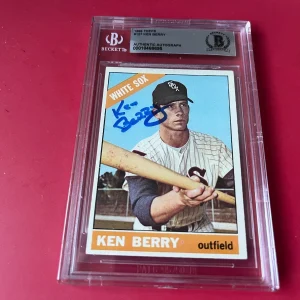 Ken Berry White Sox MLB 1966 Topps Card Signed Auto Beckett  BAS ENCAPSULATED