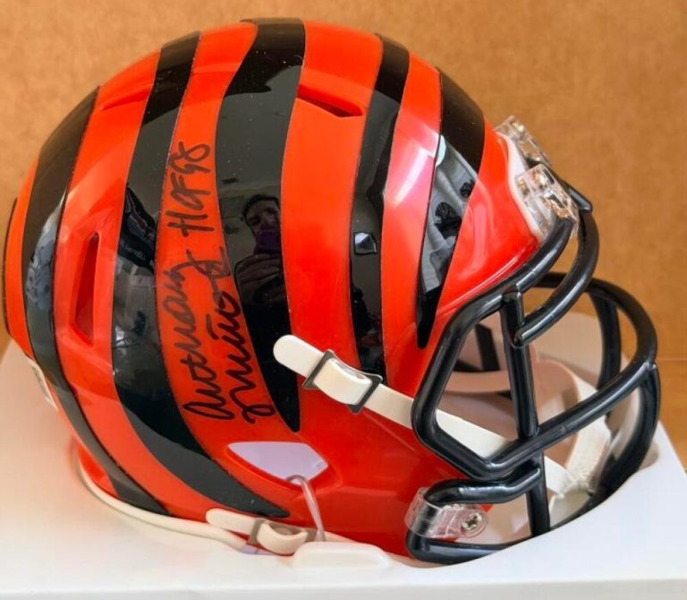 ANTHONY MUNOZ CINCINNATI BENGALS HOF SIGNED SPEED MINI HELMET BECKETT