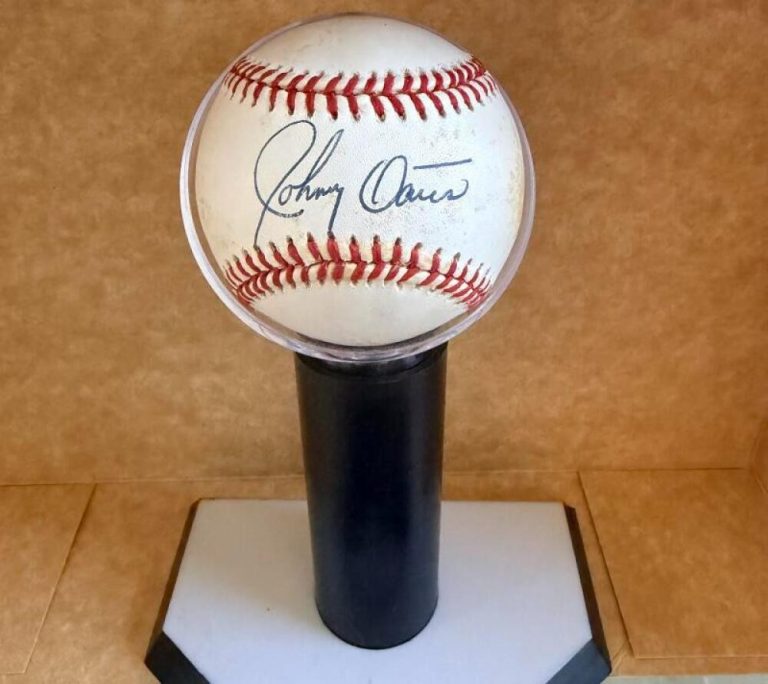 JOHNNY OATES PHILLIES/ORIOLES SIGNED VINTAGE N.L. BASEBALL BECKETT AUTH