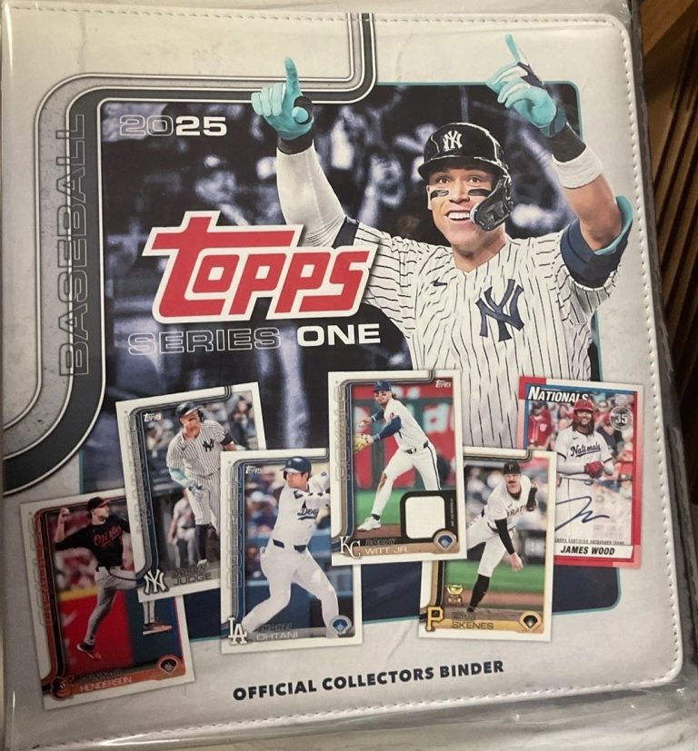 FANATICS TOPPS SERIES 1 BINDER THREE RING OFFICIAL COLLECTORS BINDER COLLECTIBLE MEMORABILIA