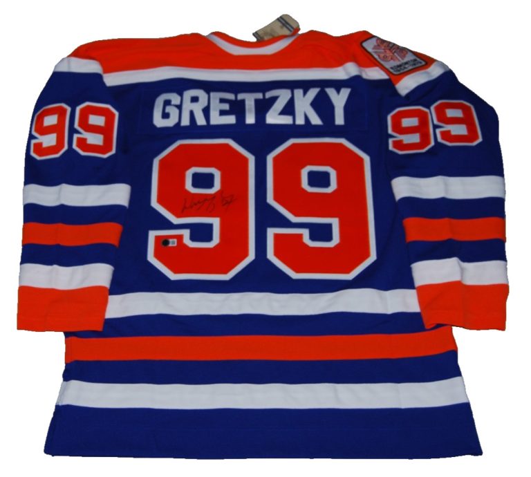 WAYNE GRETZKY signed (EDMONTON OILERS) M&N hockey jersey BECKETT AE38965