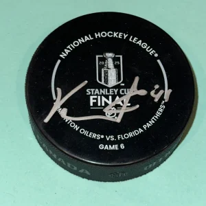 VITEK VANECEK Signed Panthers 2025 STANLEY CUP Official GAME Puck Beckett (BAS)
