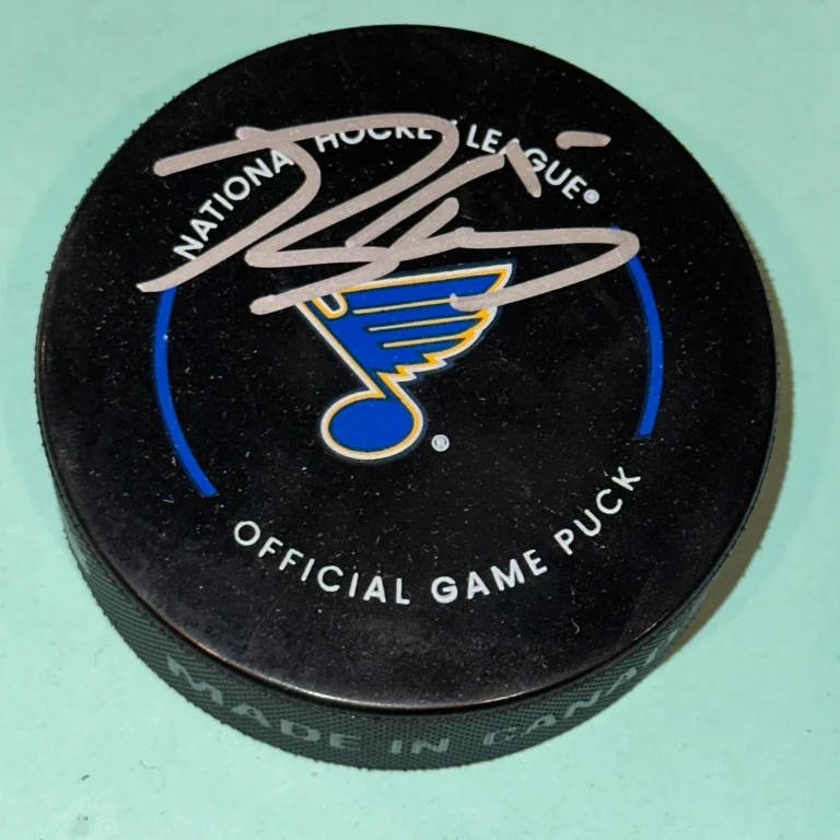 ROBERT THOMAS Signed St. Louis BLUES Official GAME Puck Beckett (BAS)