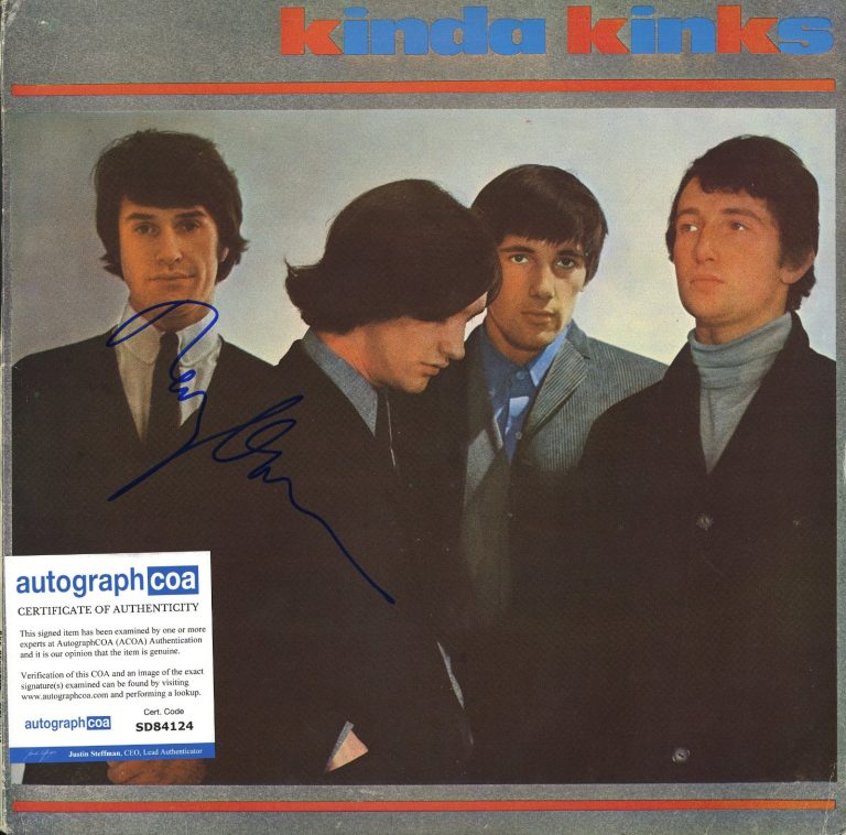 Kinks Kinda Kinks vinyl record SIGNED Ray Davies. ACOA