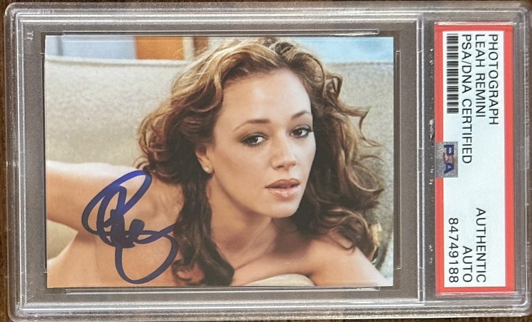 LEAH REMINI SIGNED SEXY PICTURE PHOTOGRAPH PSA DNA AUTOGRAPH THE KING OF QUEENS