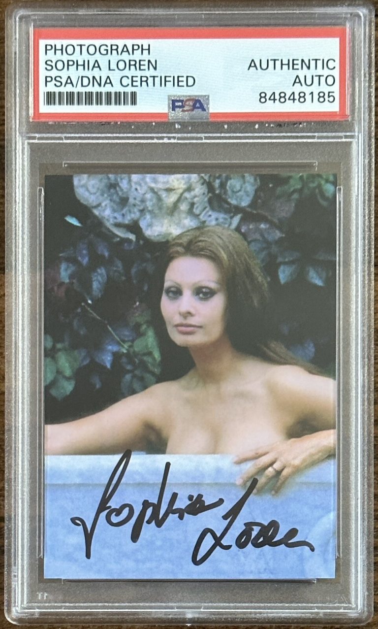 SOPHIA LOREN AUTOGRAPH PICTURE PSA DNA CERTIFIED SIGNED SEXY BATHTUB PHOTOGRAPH